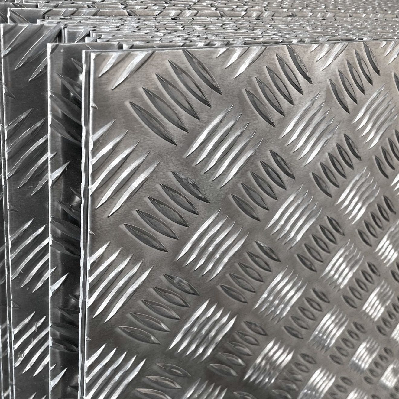 Aluminium Checker Plate 2500 X 1250mm X 1.5mm – Pirouz Ltd.